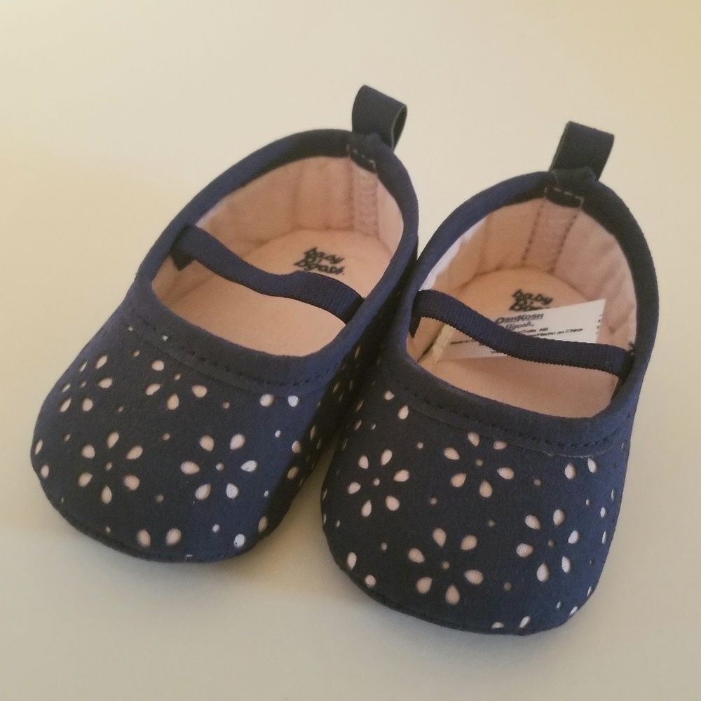 NWOT Oshkosh B'gosh Baby Girl Mary Jane Crib Shoes - Picture 2 of 5